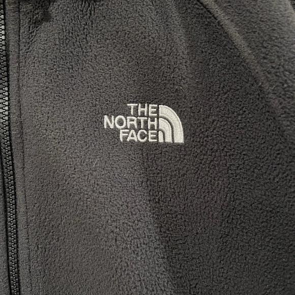 Men's Northface Fleece Jacket - Picture 2 of 6